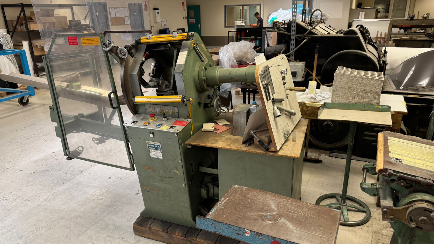 Machine de découpe Busch